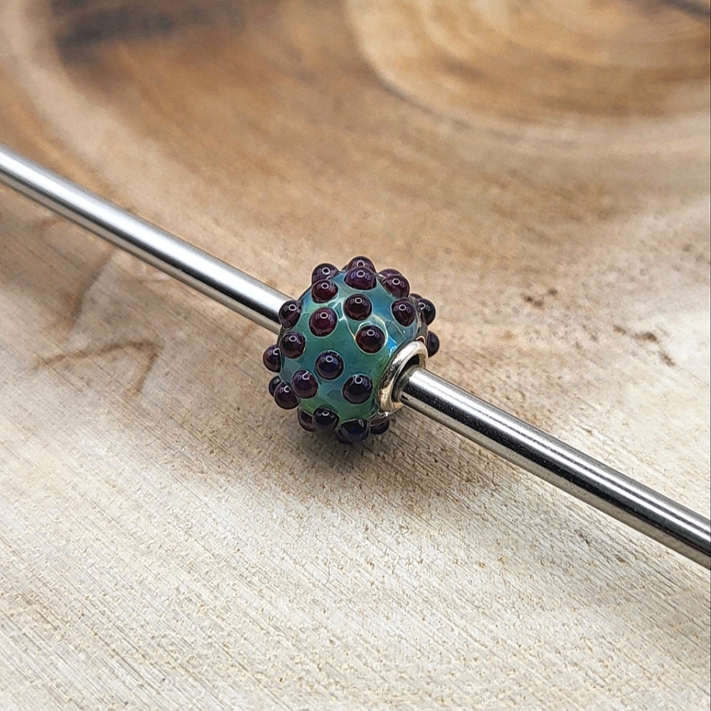 Elfbeads Blackberry Bush Dewdrops Petite Glass Bead Charm